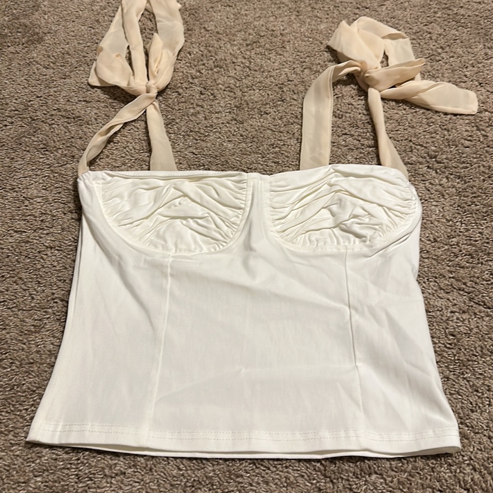 Size Large top - Picture 2 of 3